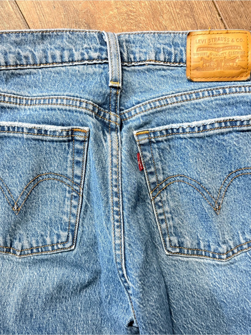 Levi’s Premium Wedgie Bootcut Jeans 26 High Rise Medium Wash 32 Inseam - Picture 6 of 6